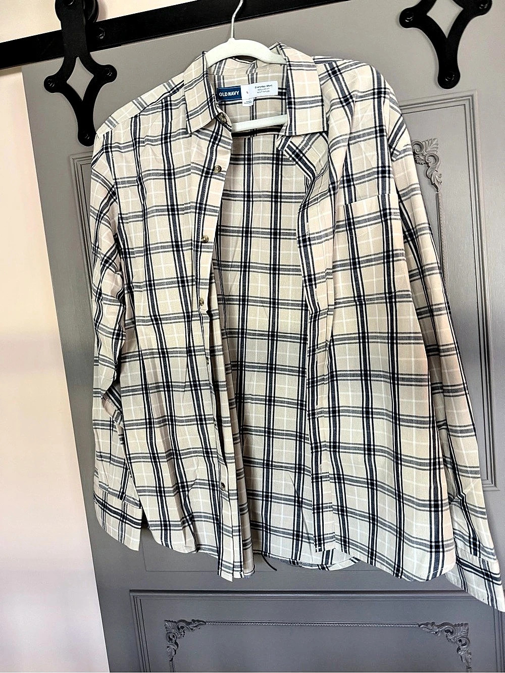 Old Navy Everyday Shirt Regular Fit Built-In Flex Plaid Button Down Cream and Na